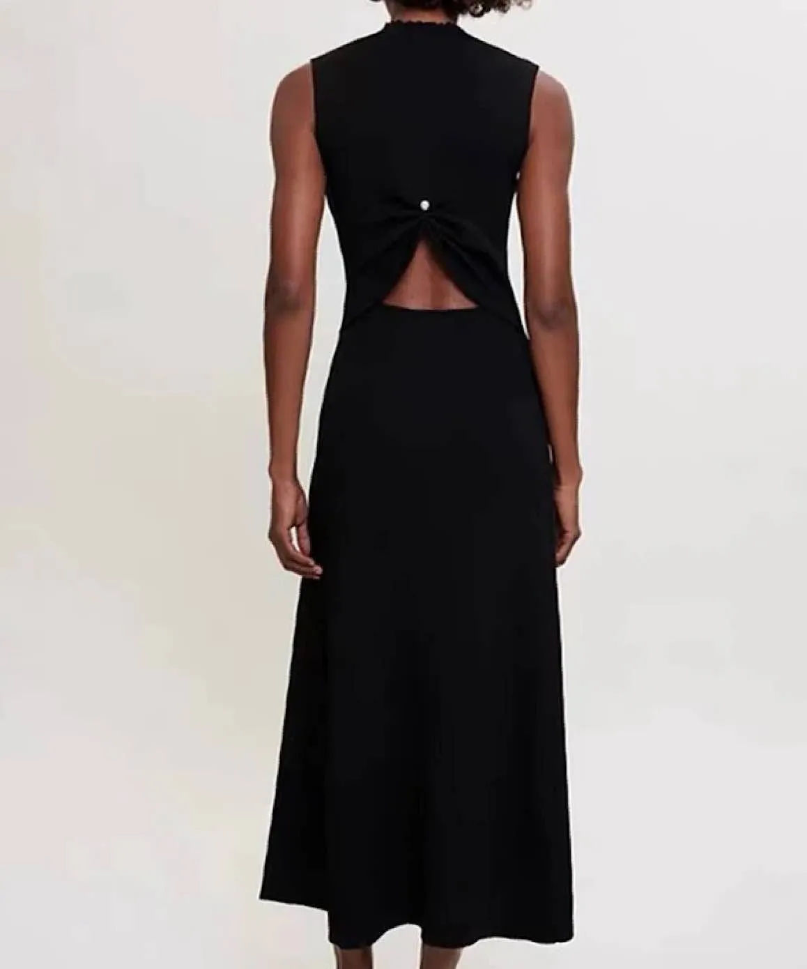 Cutout Pinned Knitted Black Long Dress