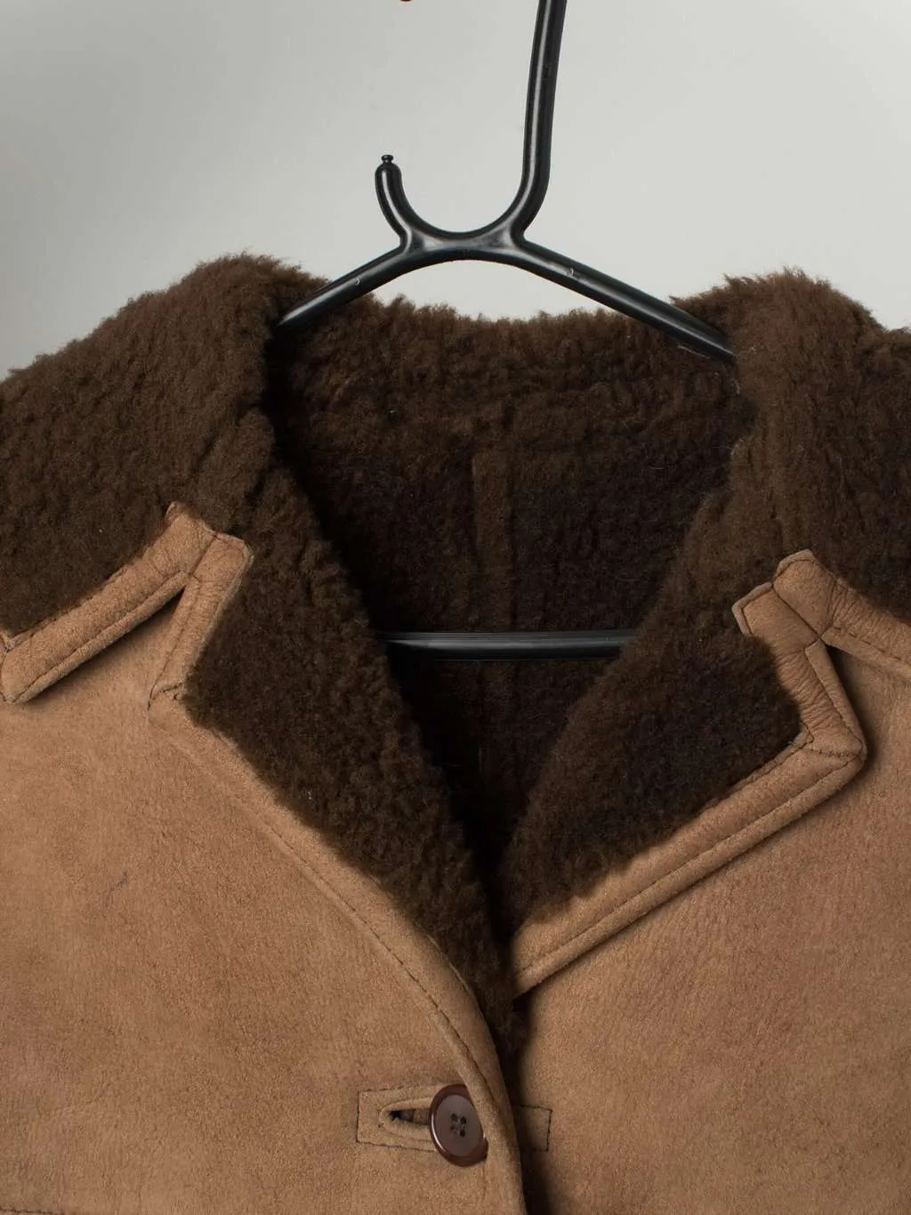 Vintage Scottish Sheepskin coat in dark sand – Small / Medium